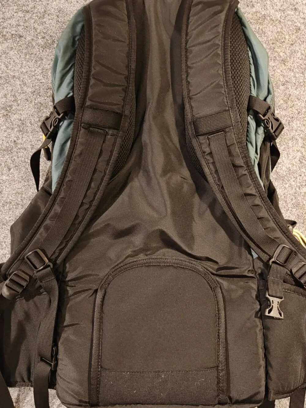 MountainSmith Wraith Technical Hiking Backpack — Black/Green